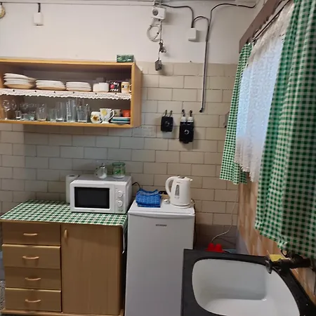 Apartment Sklipek Pod Vinohrady - Rychla Wifi Mutenice