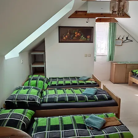 Sklípek Pod Vinohrady - Rychlá Wifi * Mutěnice