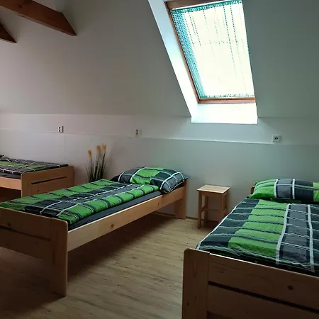 Sklipek Pod Vinohrady - Rychla Wifi, Klimatizace, Parkovani شقة *